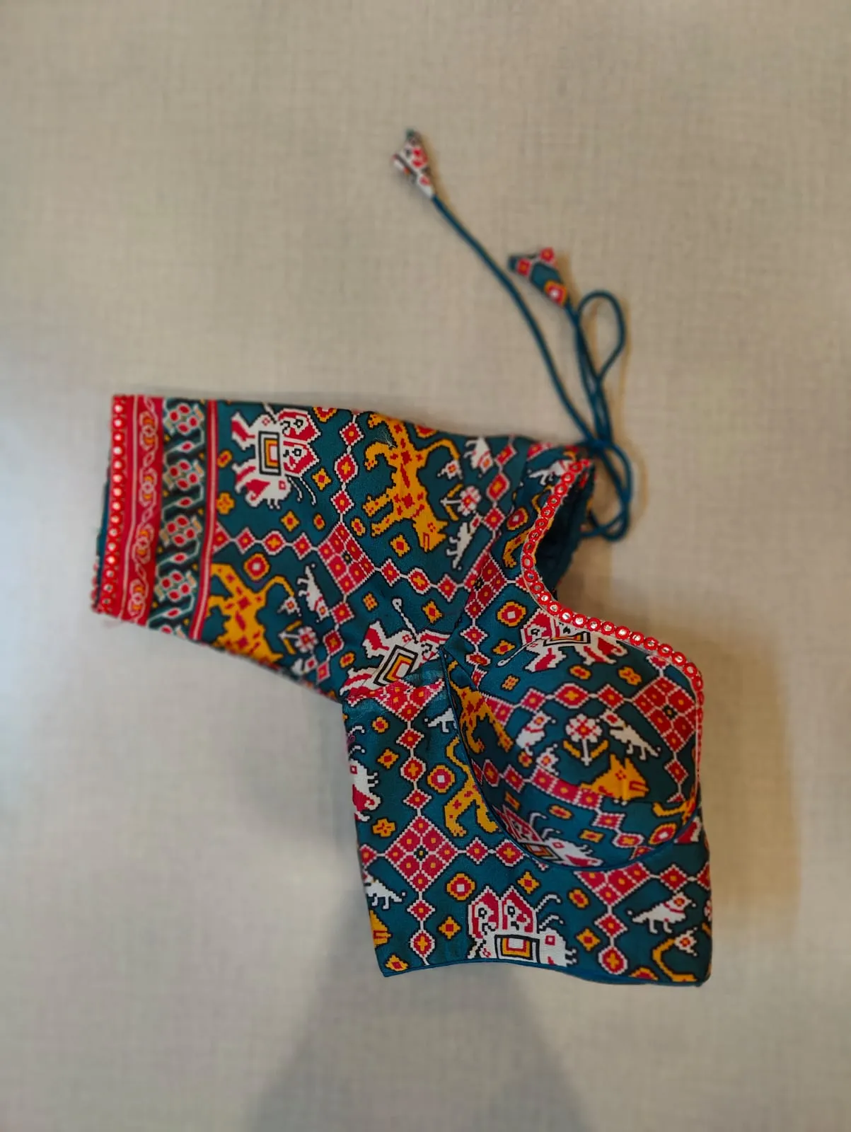 50w330-RO Navy & Red Kalamkari Printed Saree Blouse