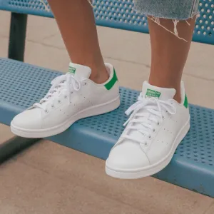 Adidas Stan Smith Originals! These shoes are a classic and will never go out of style. They are well made and comfortable right out of the box.. Unisex! Fits Men Sz 6, Women Sz 7! Retails $110 