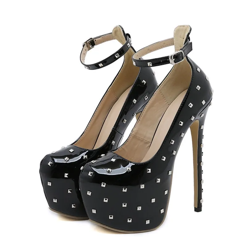Eilyken Round Toe Rivet Pump