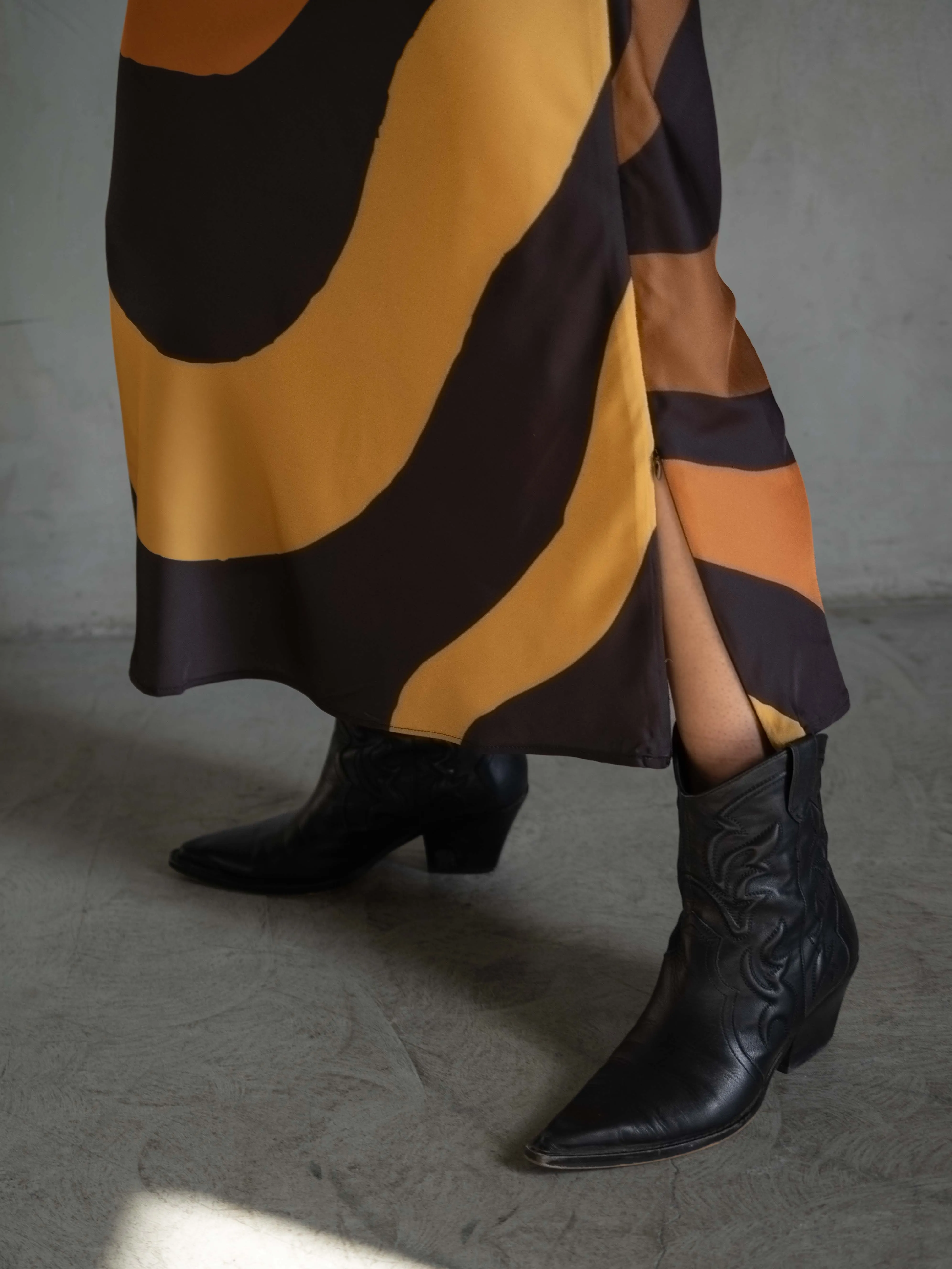 Lennon Zipslip™️ Dress Desert Swirling Wind
