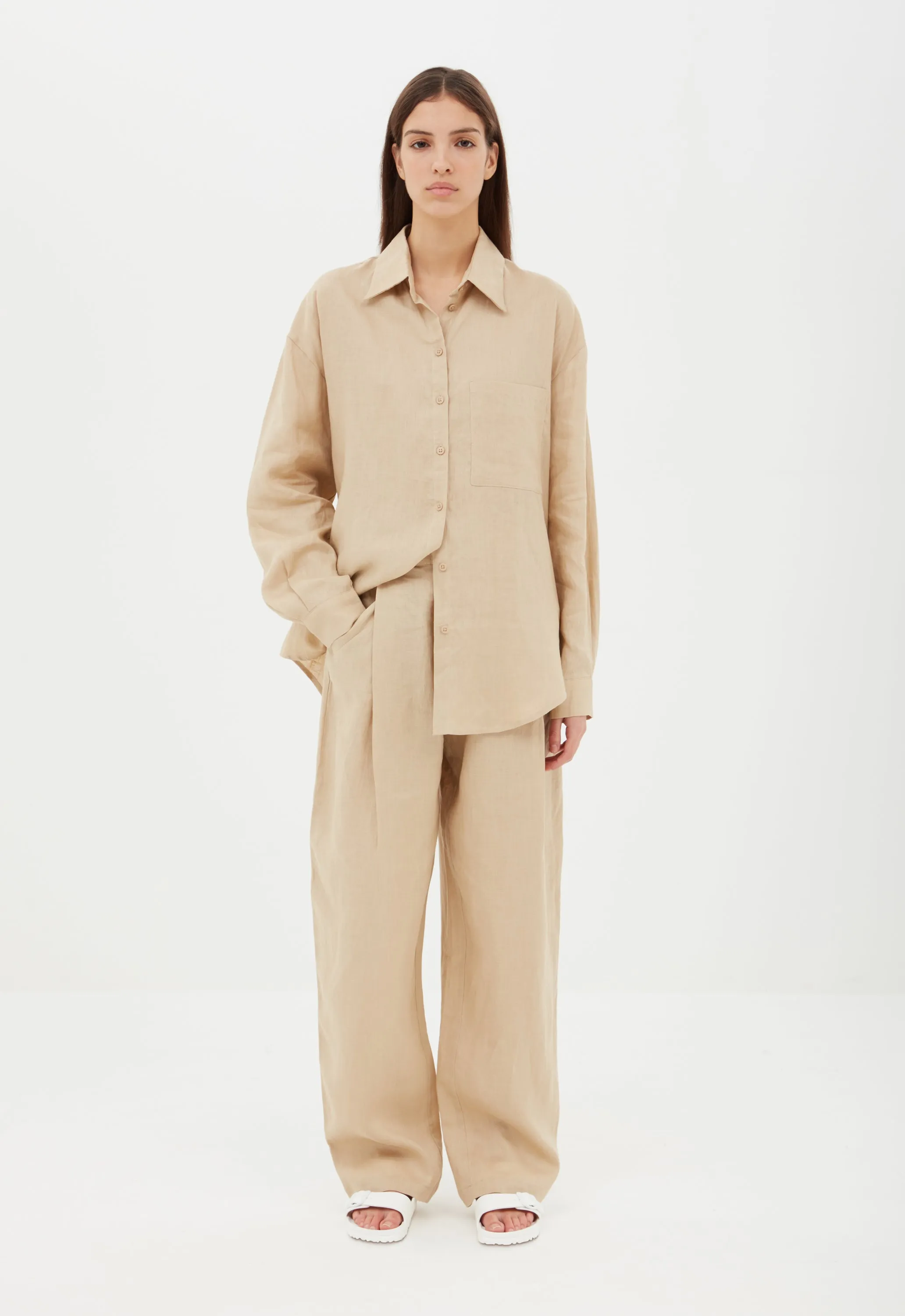 Linen High-Rise Trouser in Beige