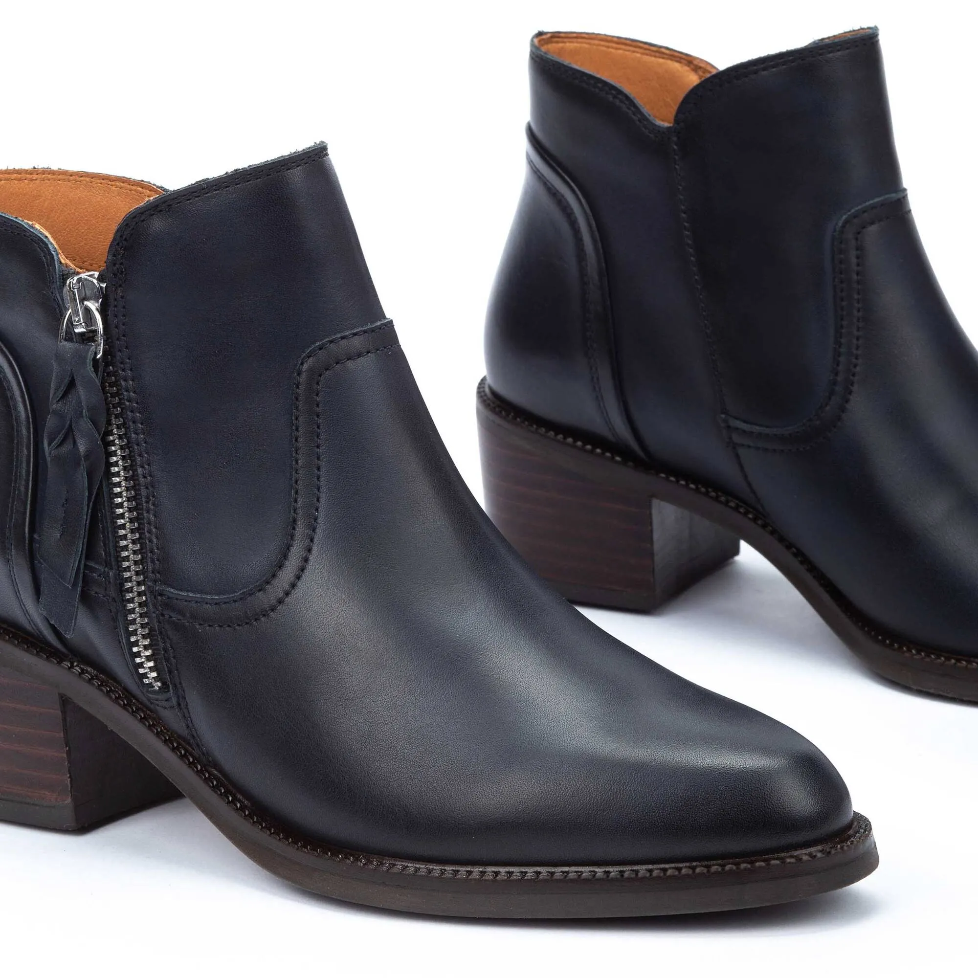 Pikolinos Bacarot W2D-8674 Ladies Space Navy Leather Side Zip Ankle Boots
