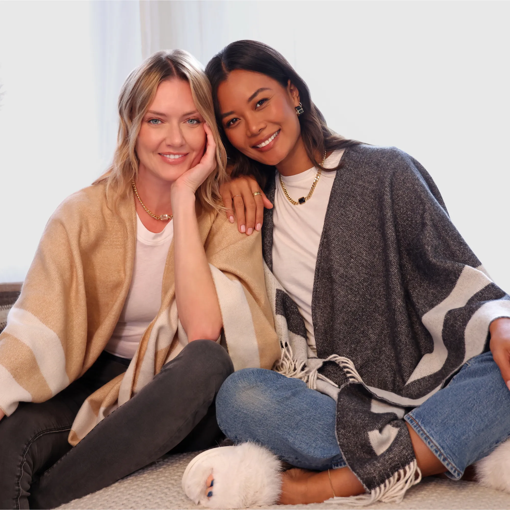 Verushka Reversible Poncho Charcoal/Ivory