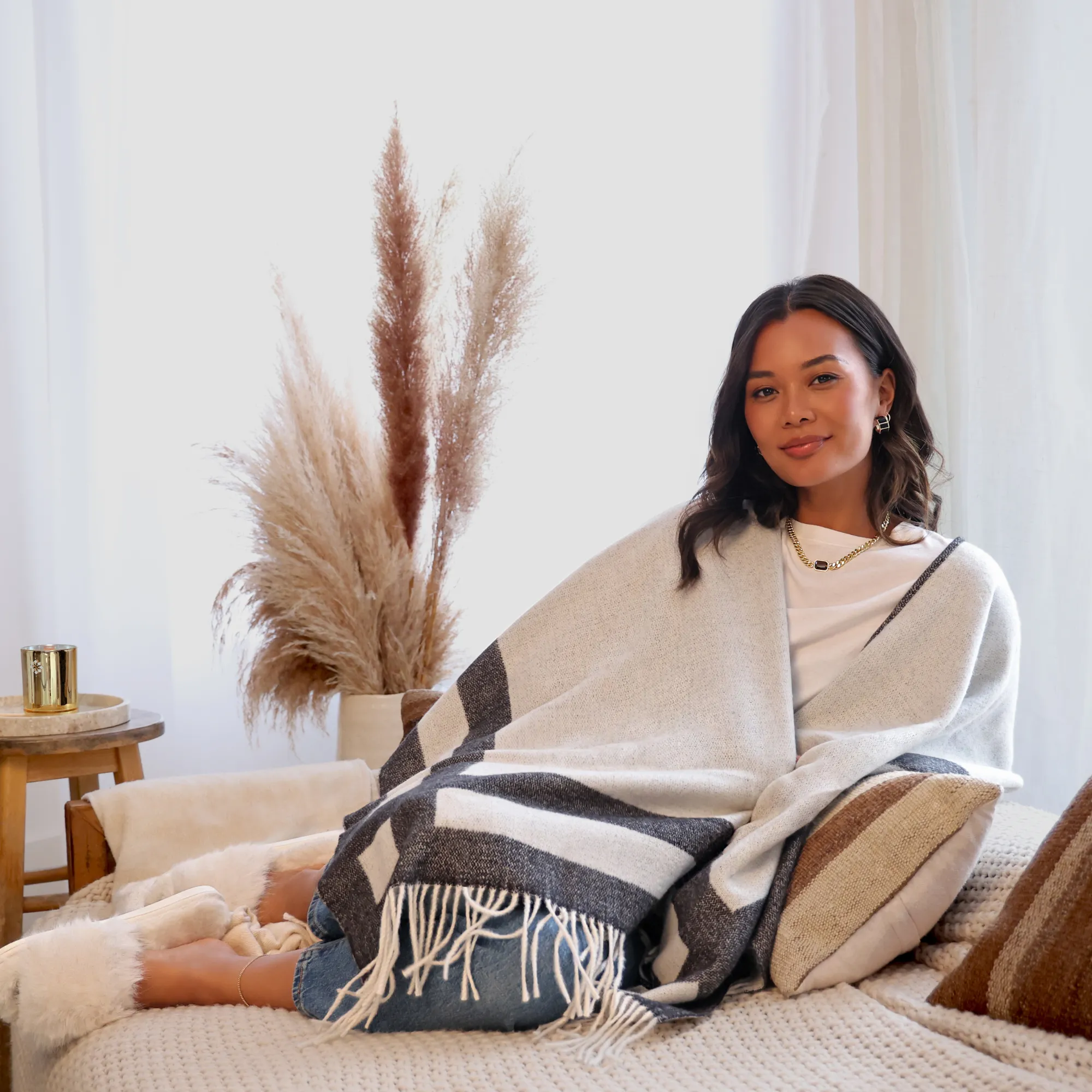 Verushka Reversible Poncho Charcoal/Ivory